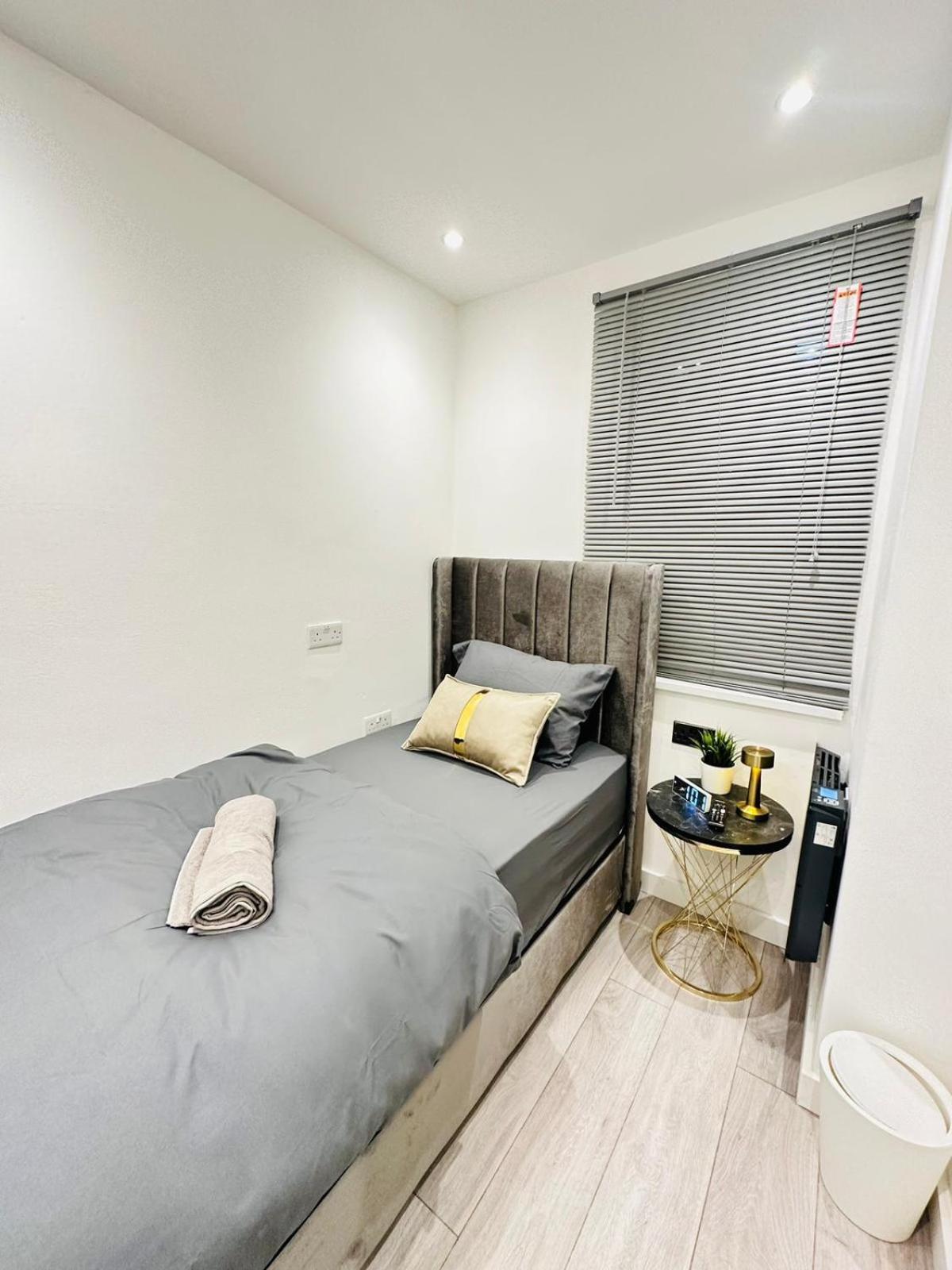Bricklane Hotel *