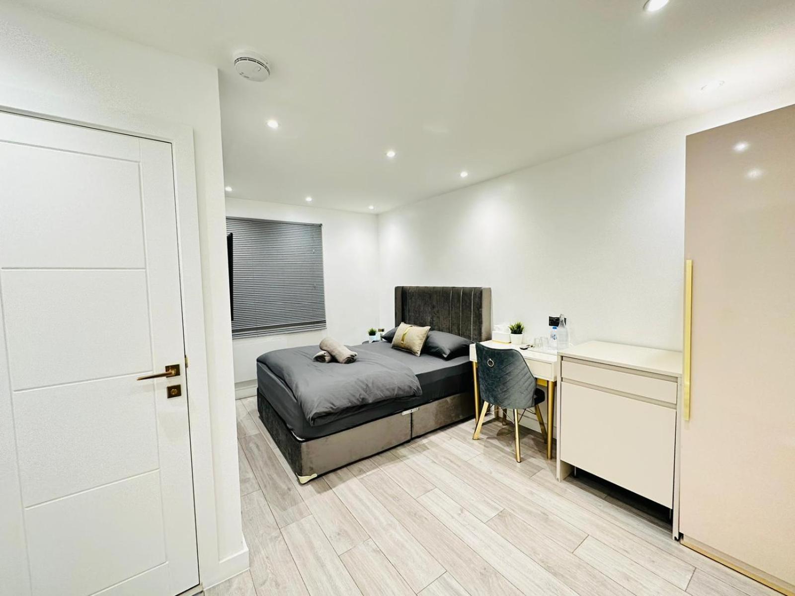 Bricklane Hotel *